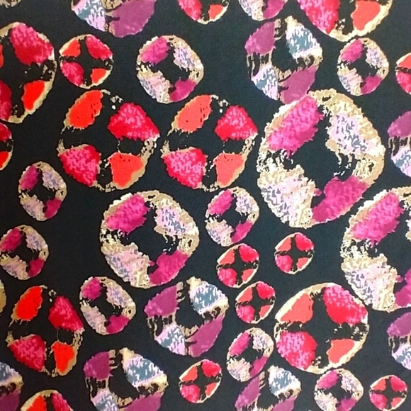 TUCKER RETRO PINWHEEL SILK BLOUSE - Picture 1 of 6